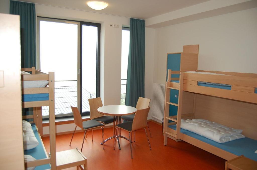 Family Room,11610101:JPEG